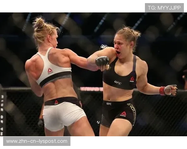 UFC女拳手双脚离地飞膝KO震撼瞬间,点燃格斗激情的巅峰对决 UFC女拳手双脚离地飞膝KO震撼瞬间,点燃格斗激情的巅峰对决