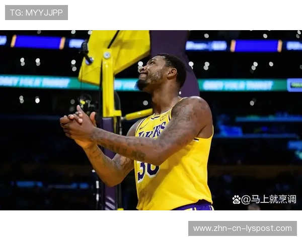 斯马特防守抢断快速反击，湖人后场统治力